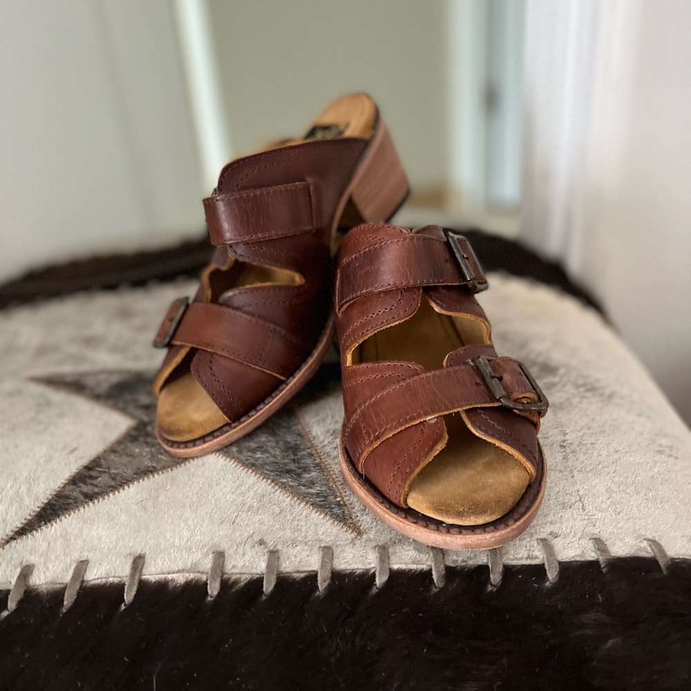New Free bird Brown leather slides